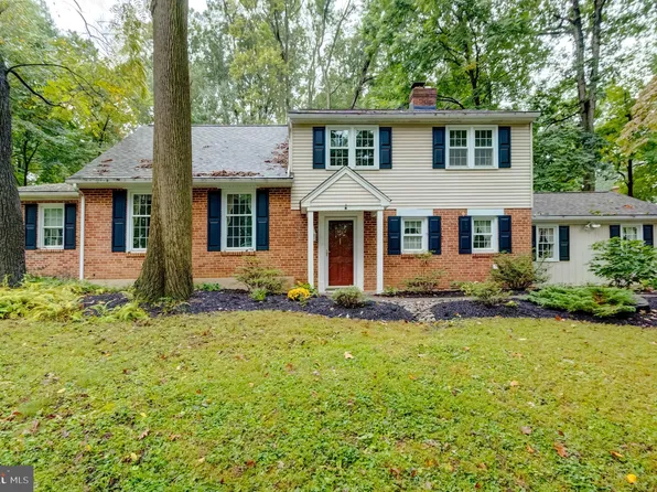 5001 Firethorn Ln, Mechanicsburg, PA 17055