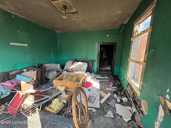 2nd image of 1849 Bank St