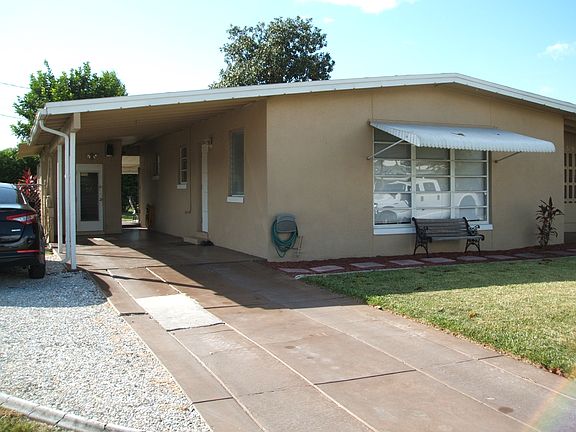 3rd image of 2239 Hariet St