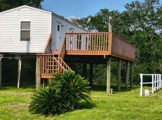 613 Troy St, Anahuac, TX 77514