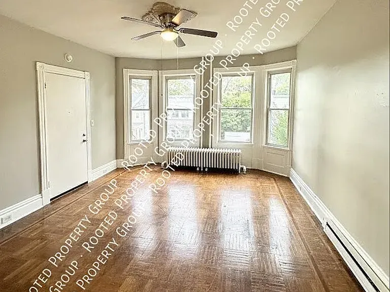 35 11th St #1 — Photo 1