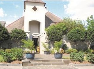 300 Oakleaf Dr, Lafayette, LA 70503