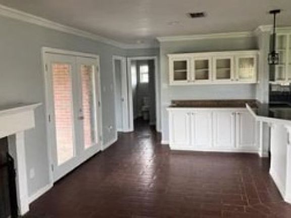 3rd image of 319 Hawk Ridge Rd