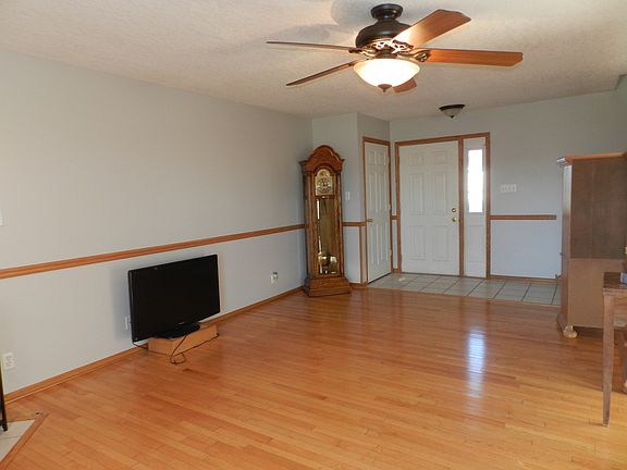5th image of 510 Sandburg Dr