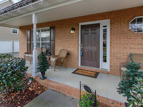 2nd image of 837 Tanner Ln