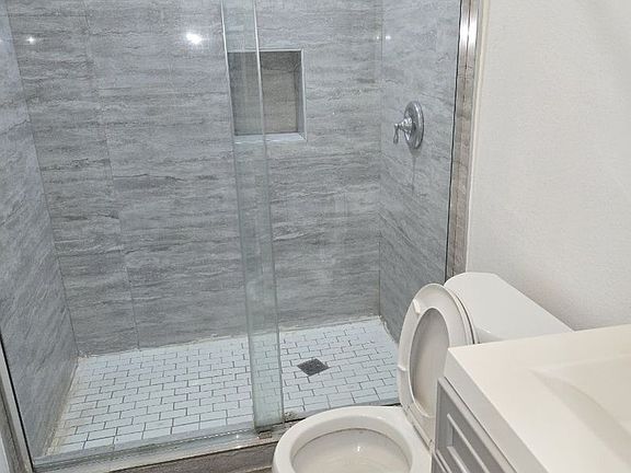 5th image of 1281-1285 W 35th St Room Tf1281-1