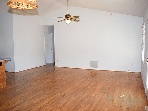 3rd image of 4739 33rd Street Dr NE
