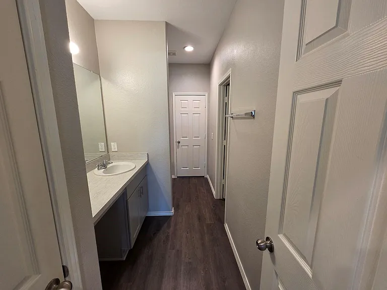 20714 Southern Woods Dr — Photo 22