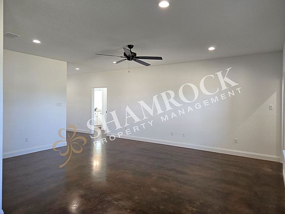 3rd image of 125 W Windmill Way