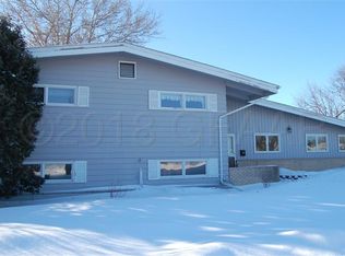 929 17th St NW, East Grand Forks, MN 56721