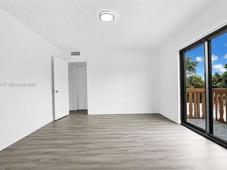 13210 Memorial Hwy #214 — Photo 5