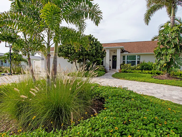 9540 Sun Isle Dr NE — Photo 3