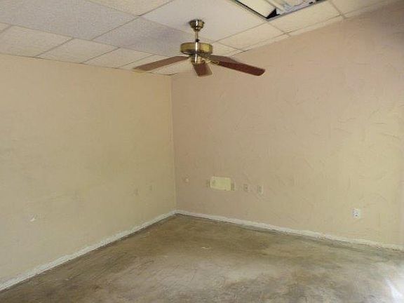 4th image of 3434 Elm St