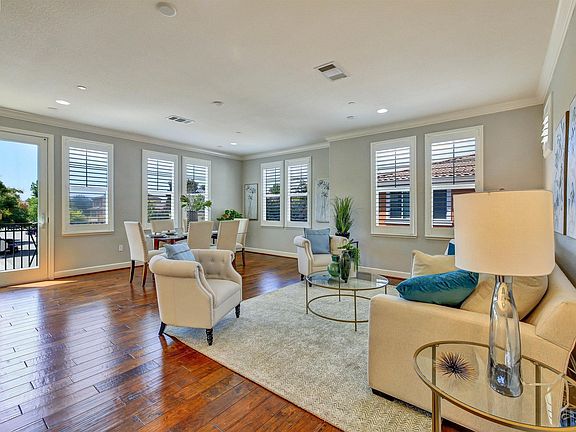 2nd image of 538 Selby Ln