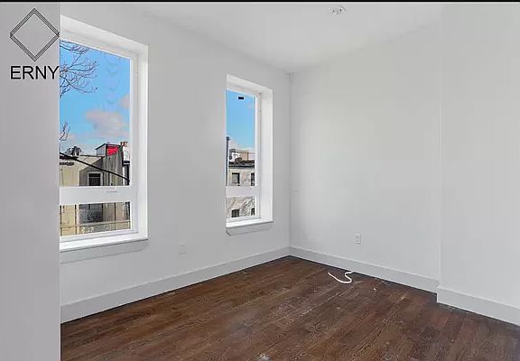 3rd image of 489 Chauncey St #2Y