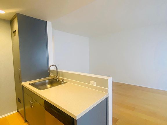 5th image of 2242 Las Colinas Ave APT 102