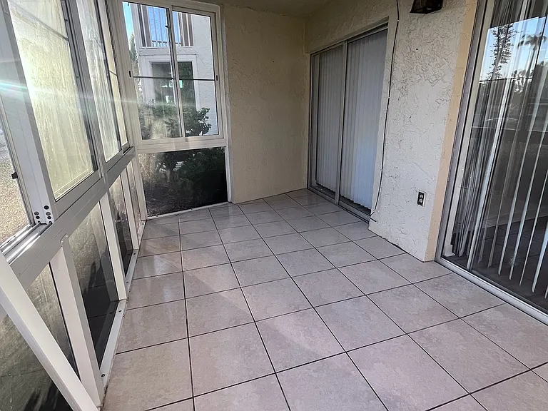 4900 38th Way S #103-D — Photo 16