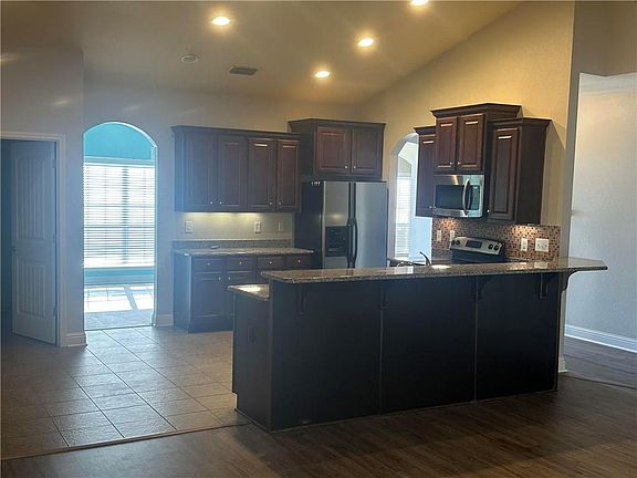 4th image of 4198 Saddlewood Court