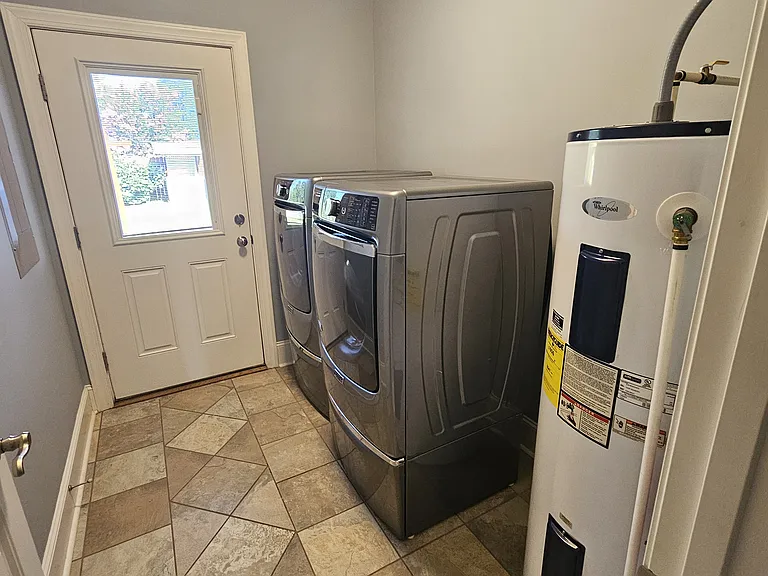 621 Hadley Ct — Photo 12