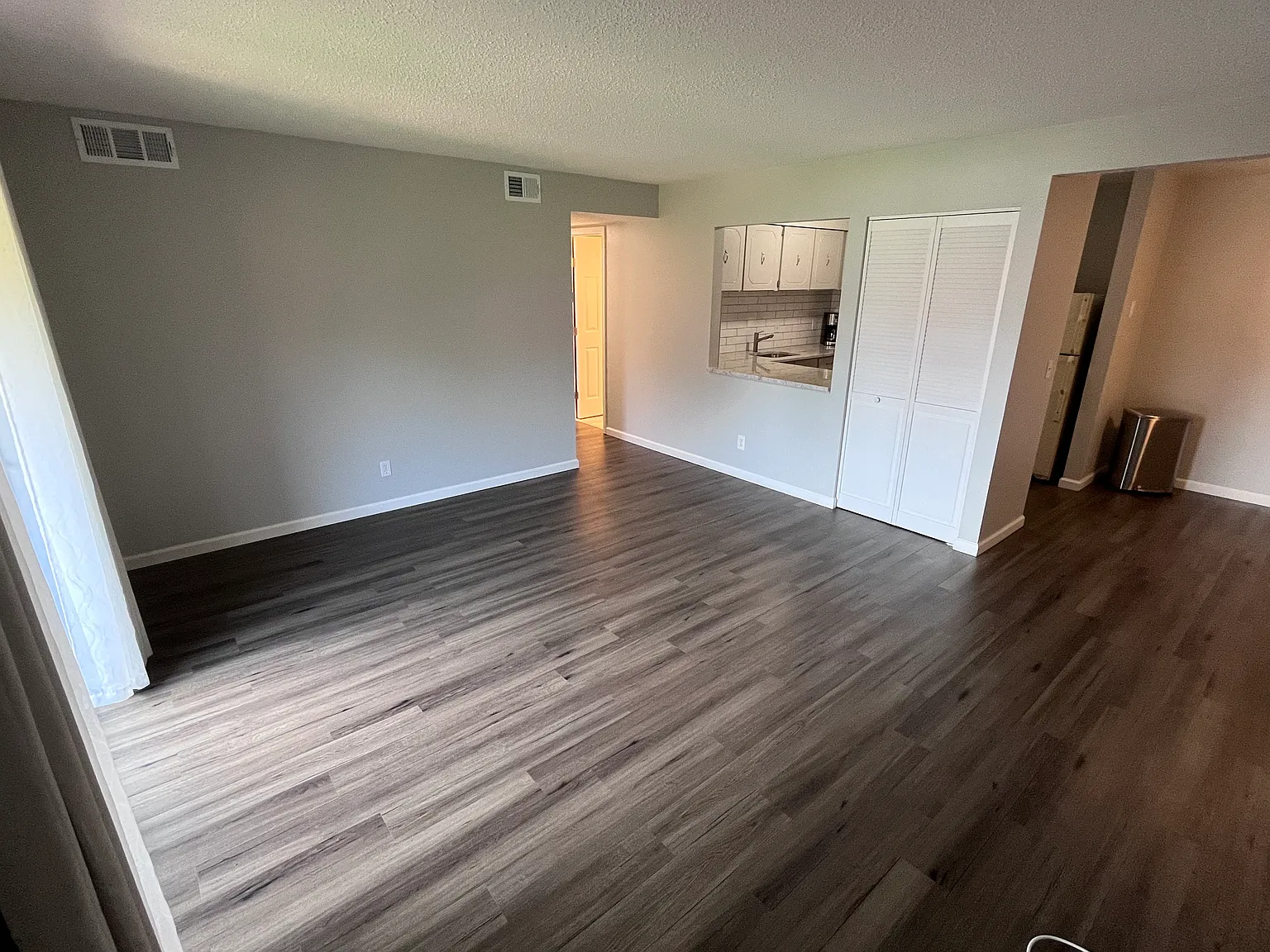 2 bed, 876 sqft, $1,100 — Photo 3