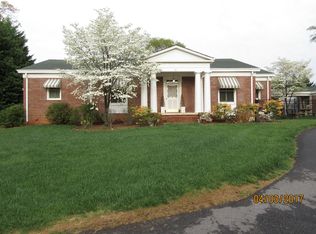 2 Toccoa Pl, Toccoa, GA 30577