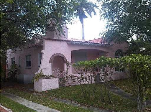1st image of 321 Alesio Ave