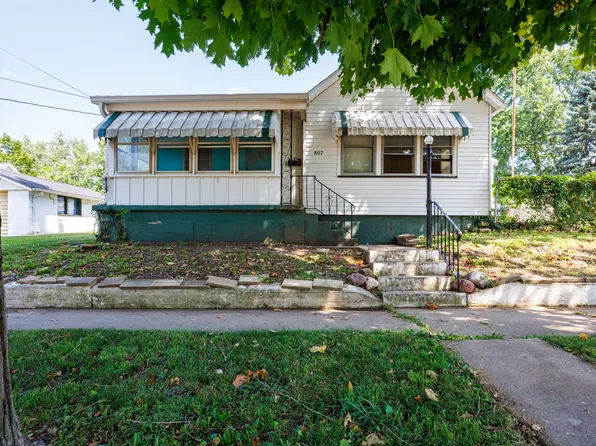 807 N Western Ave, Bloomington, IL 61701
