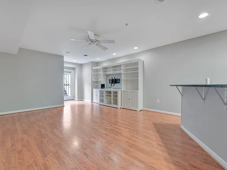 1360 Kenyon St NW #B — Photo 7
