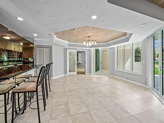 5th image of 120 SE 5th Avenue #223