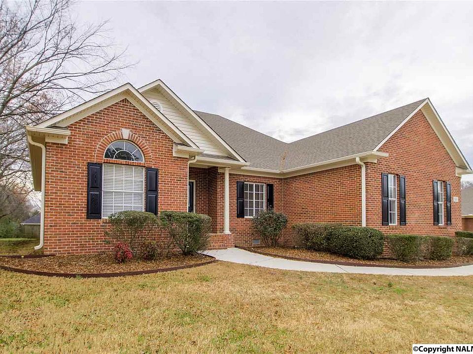 1st image of 145 Singletree Dr