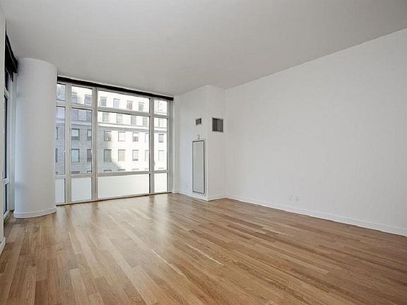 3rd image of 325 5th Ave APT 15A