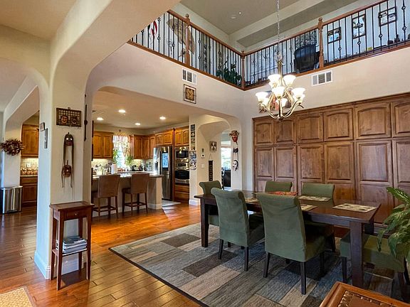 Breakfast Nook, Kitchen, Upstairs hallway