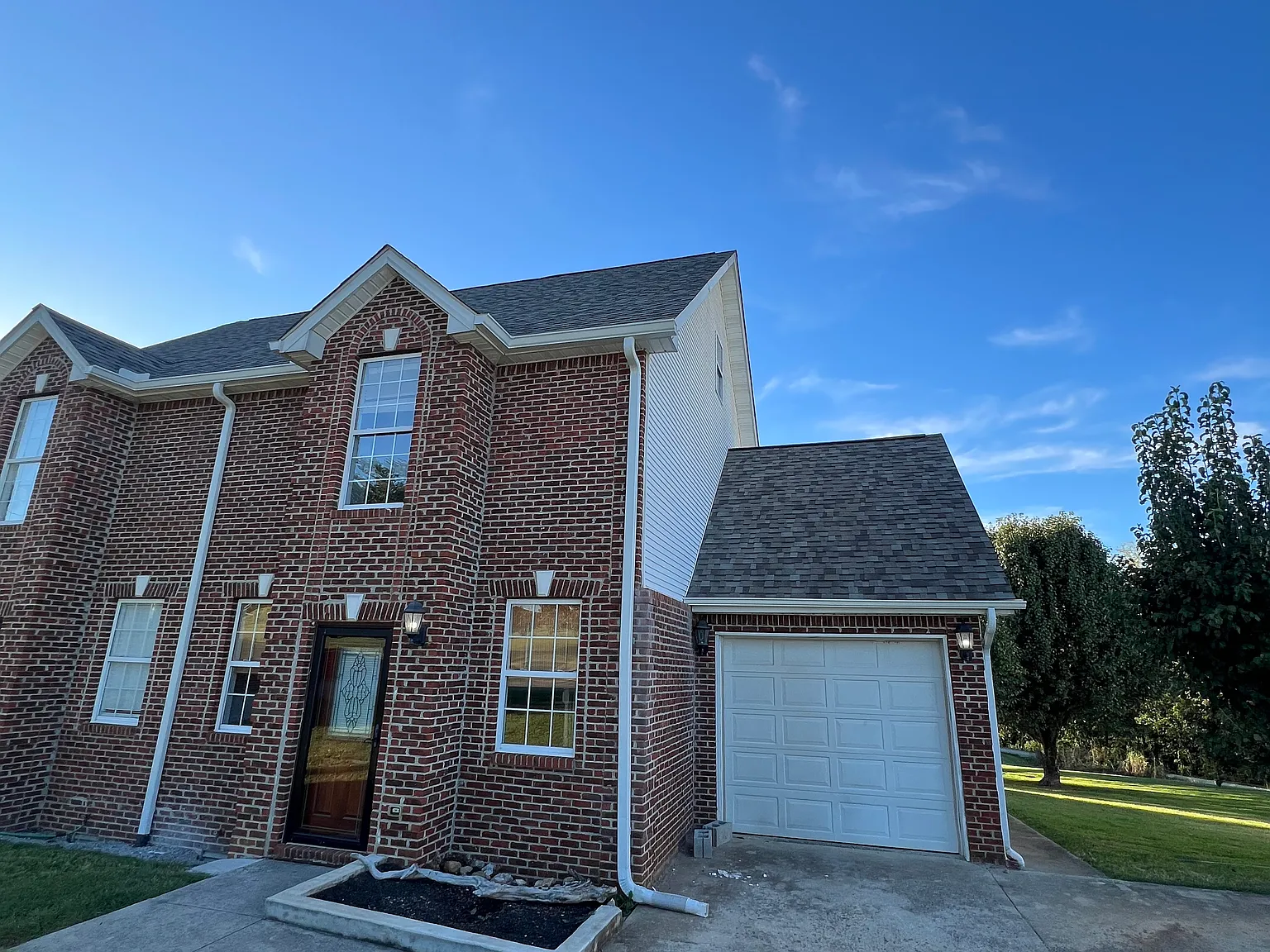 4 bed, 2.5 bath, $1,200 — Photo 1