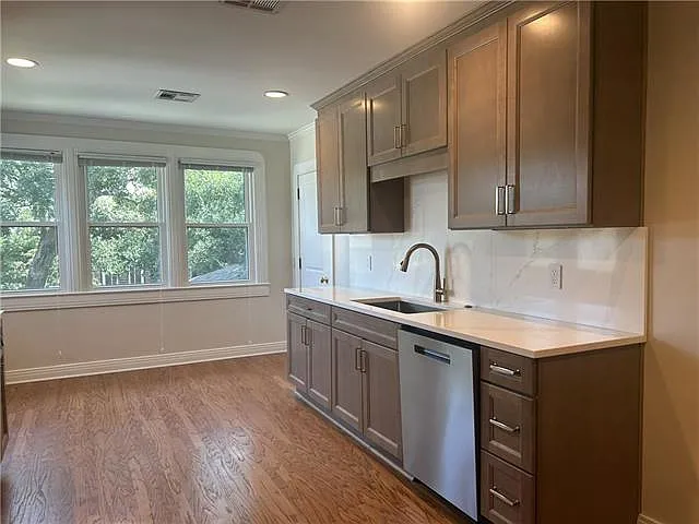 67 S Wren St — Photo 8