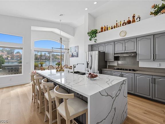 4th image of 2933 Harbor Cove Dr