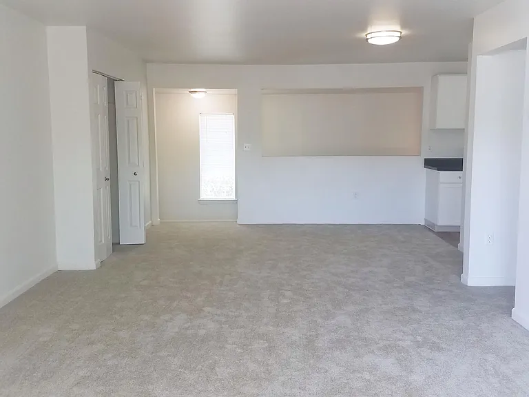 27 Fox Hill Ln — Photo 4