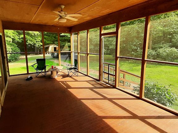 Large screen porch