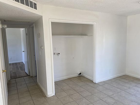 4th image of 1105 Roselawn Ave APT A