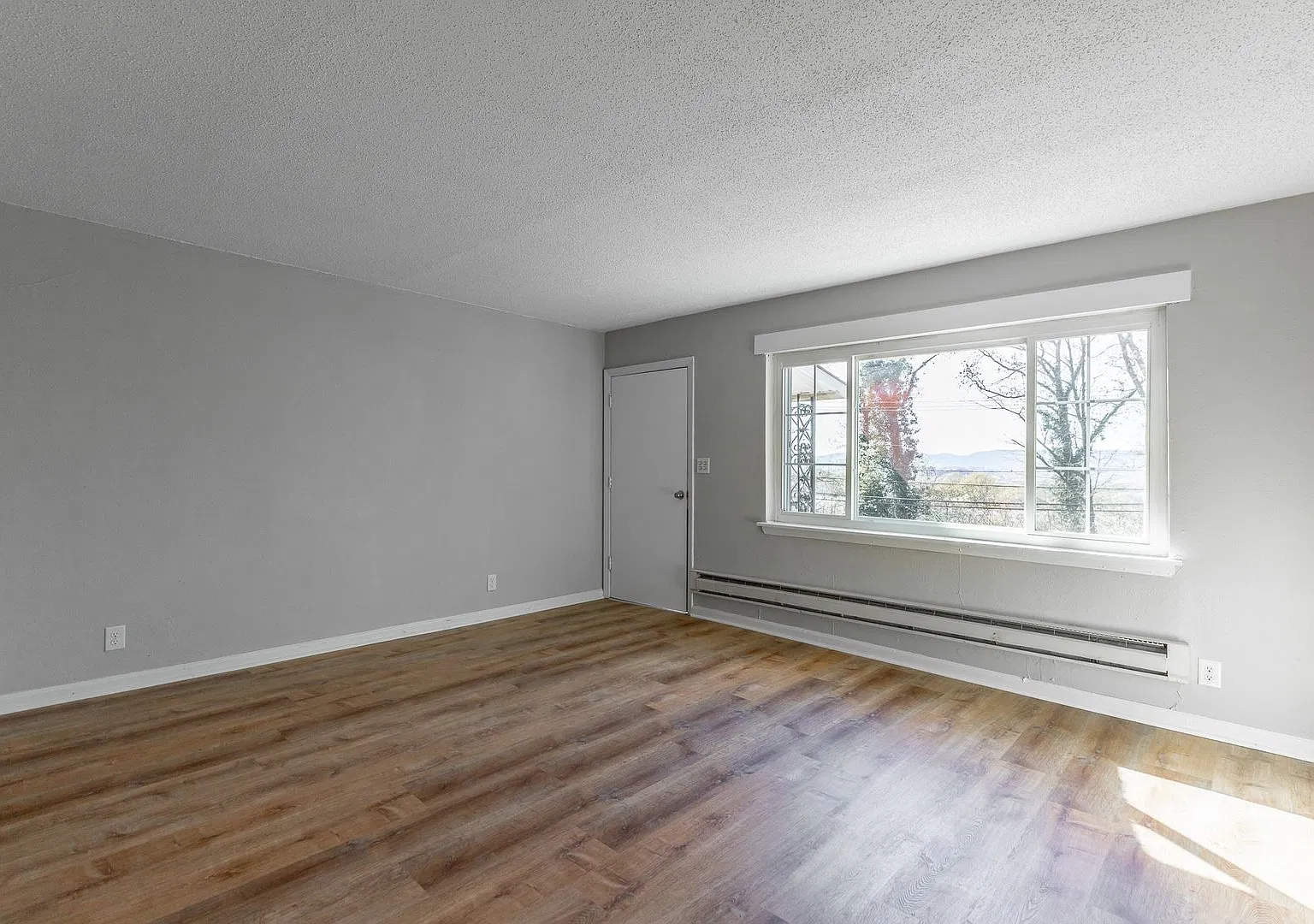 1006 Glenwood Dr — Photo 3