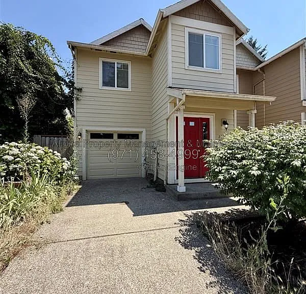 210 NW Connell Ave — Photo 1