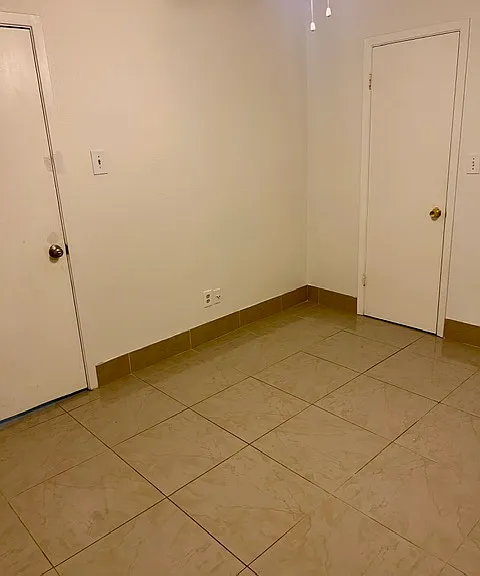8372 Leamont Dr — Photo 30