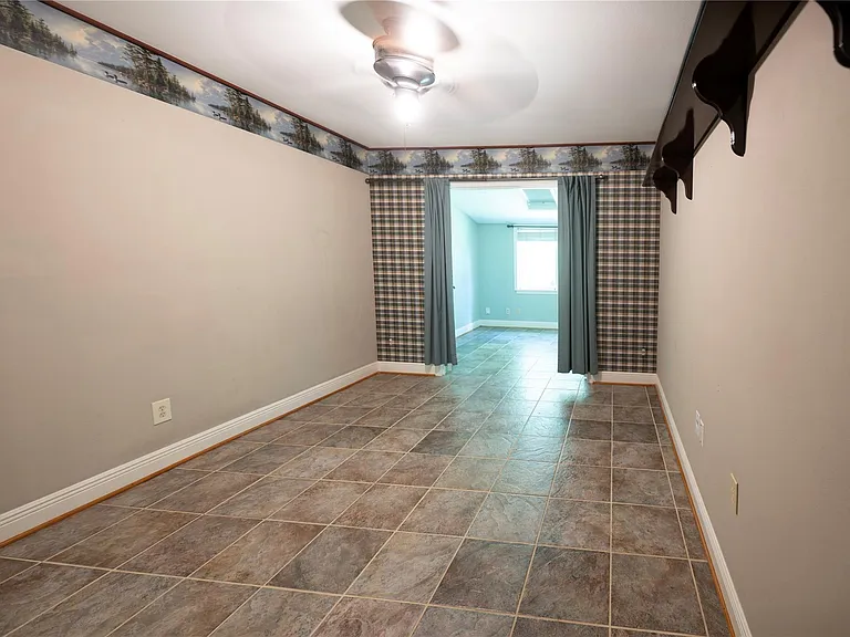 7546 Maple Tree Dr — Photo 31