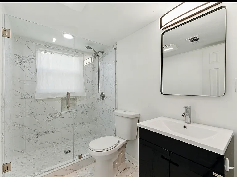 2820 Memorial Dr SE — Photo 23