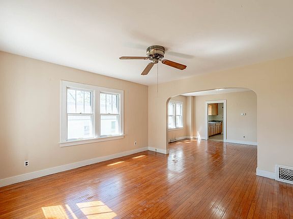 3rd image of 288 Old Gary Ave