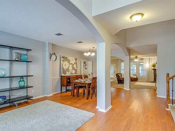 4th image of 1100 Tanglewood Dr