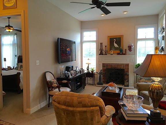 4th image of 712 River Place Dr