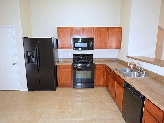 5th image of 881 Purple Aster Ave SW
