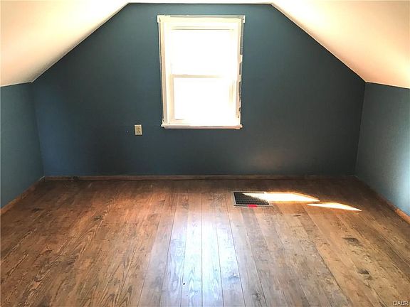 2nd image of 106 N Main St