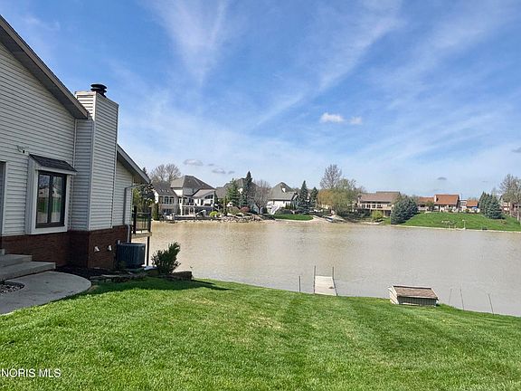 4th image of 744 Deerwood Dr