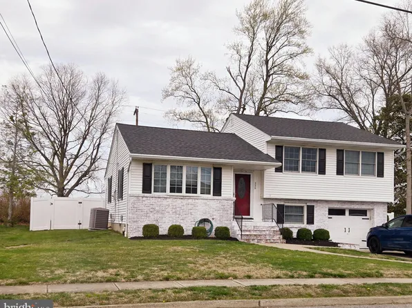 226 Borton Dr, Woodstown, NJ 08098